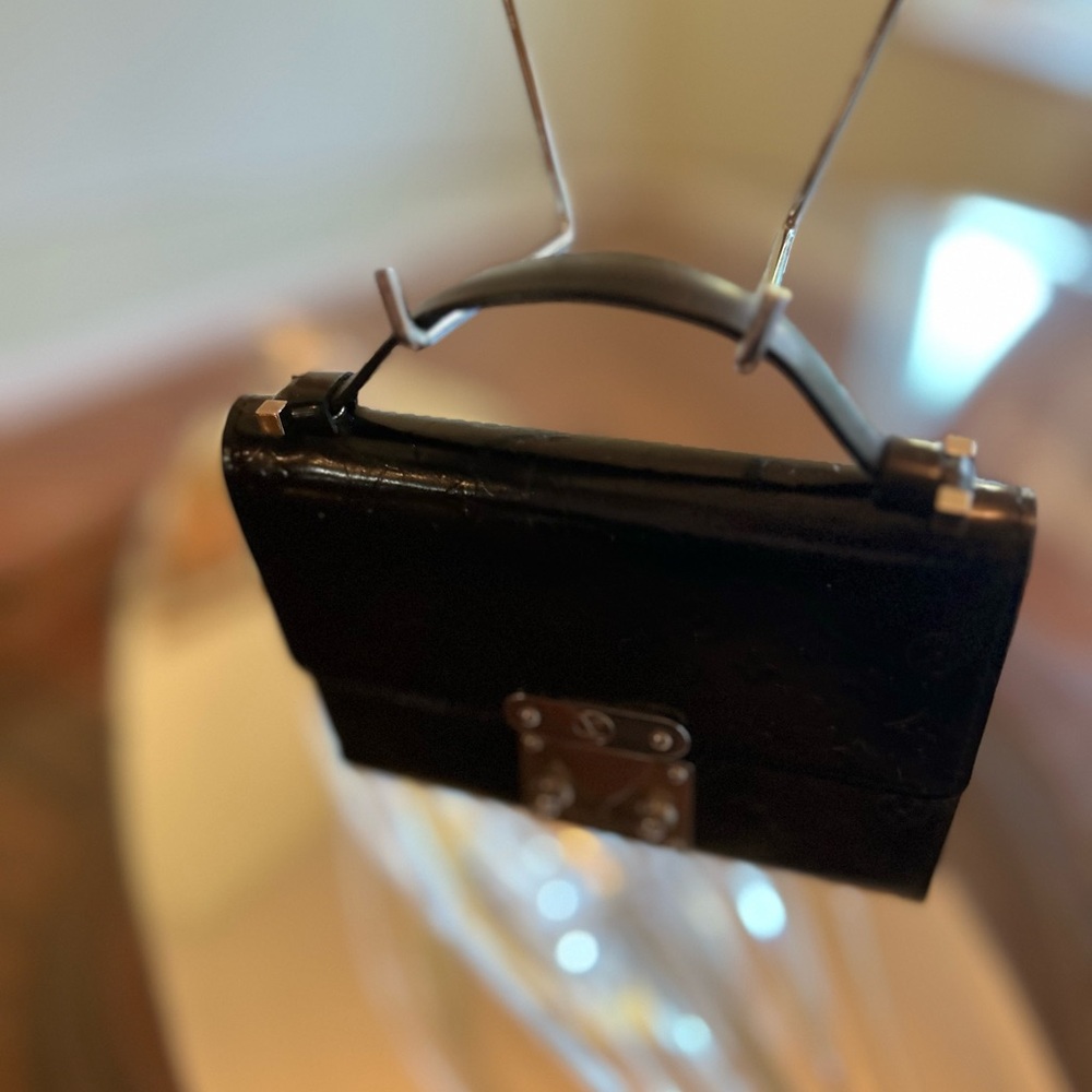 Louis Vuitton Monogram Glace Anouchka Wallet - Picture 5 of 7
